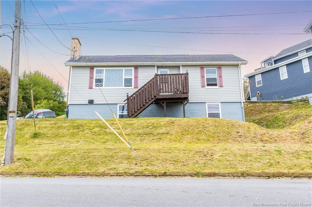 Property Photo: 490 Lancaster Avenue NB E2M 2L7