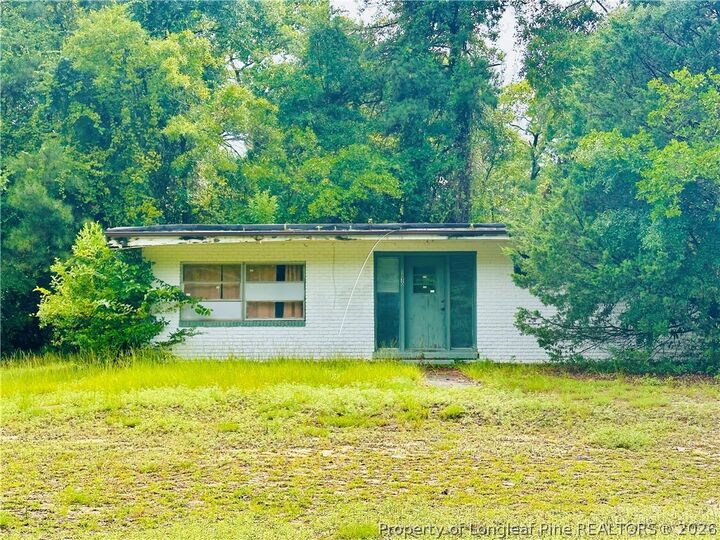Property Photo:  1130 W New Hampshire Avenue  NC 28387 