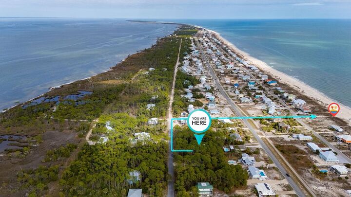 Property Photo: 548 E Pine Ave FL 32328