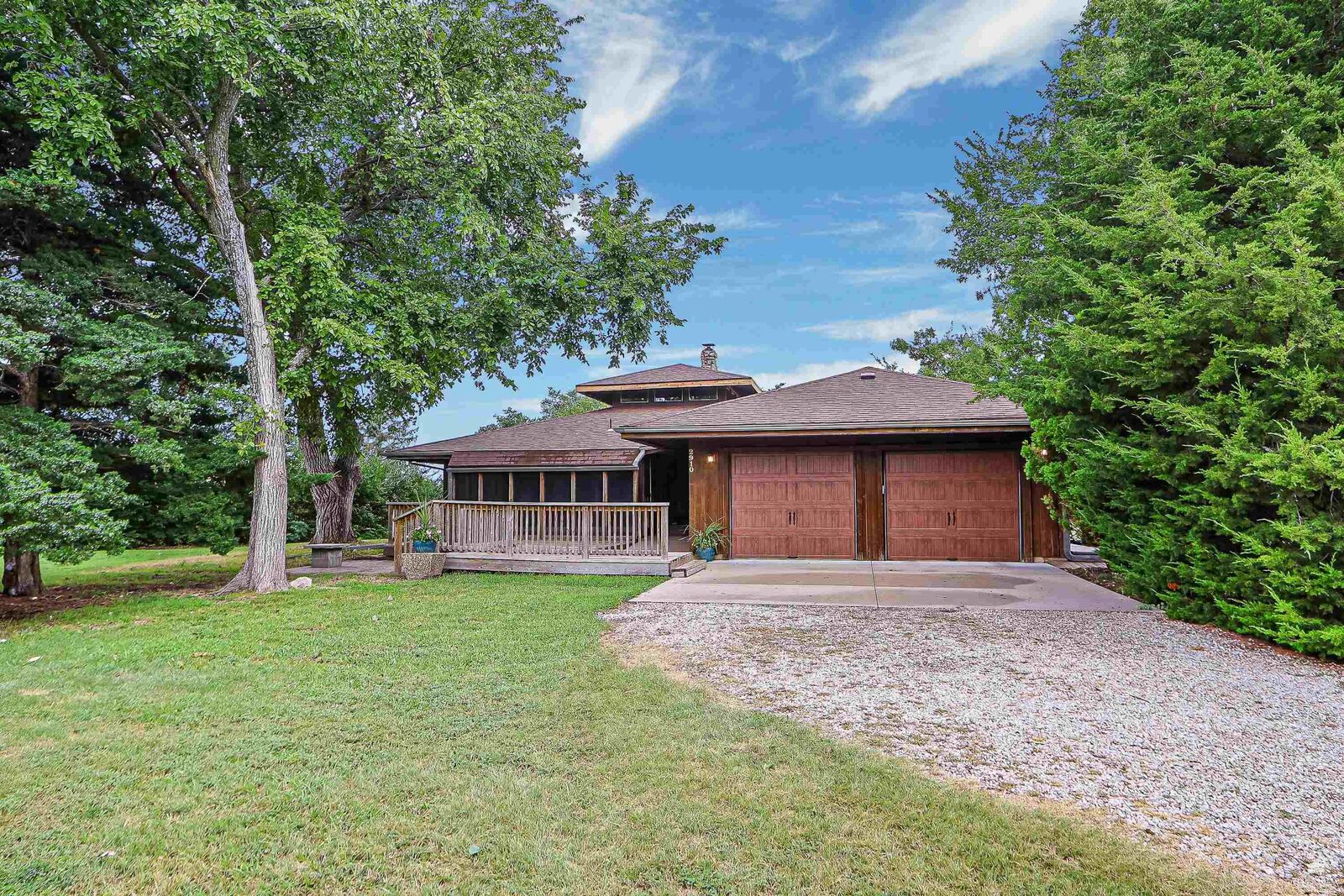 Property Photo: 2910 Lakewood Drive KS 66503