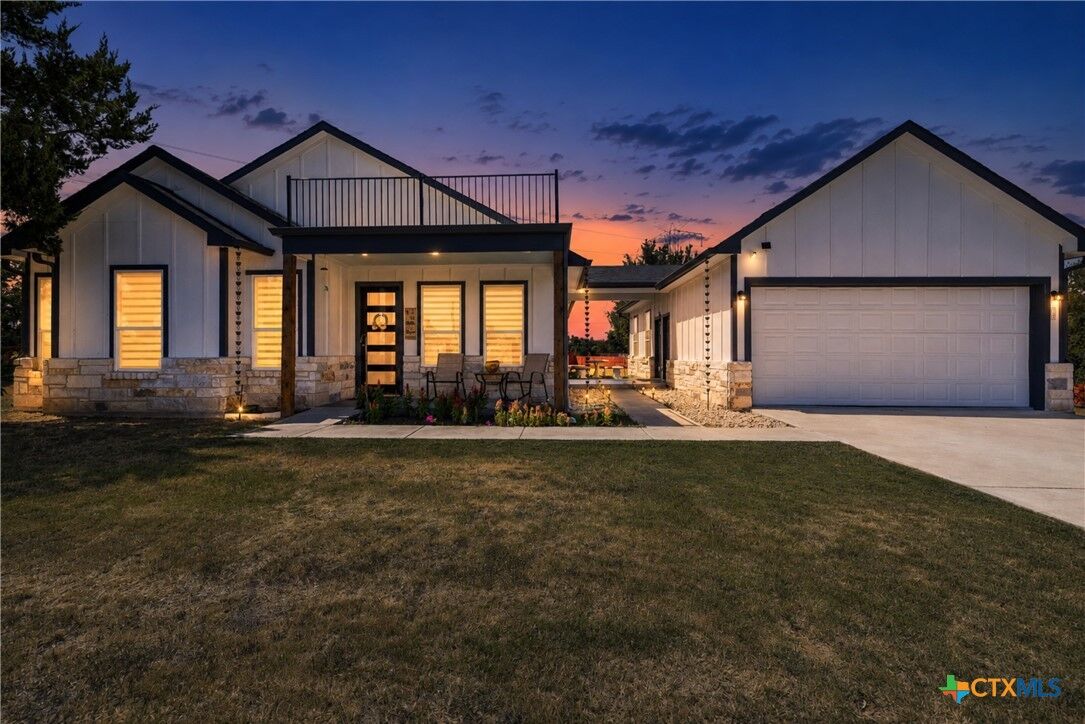Property Photo: 123 Zacate Street TX 78621