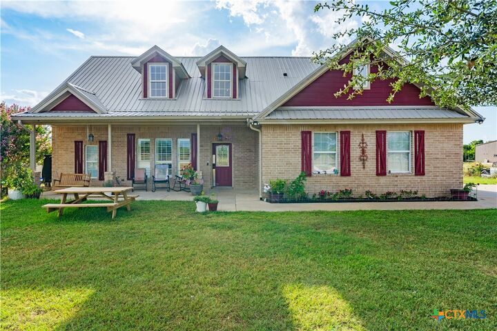 Property Photo: 9122 Stinnett Mill Road TX 76571