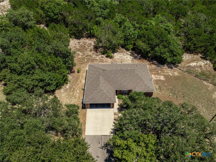 Property Photo: 1816 Opal Lane TX 76522