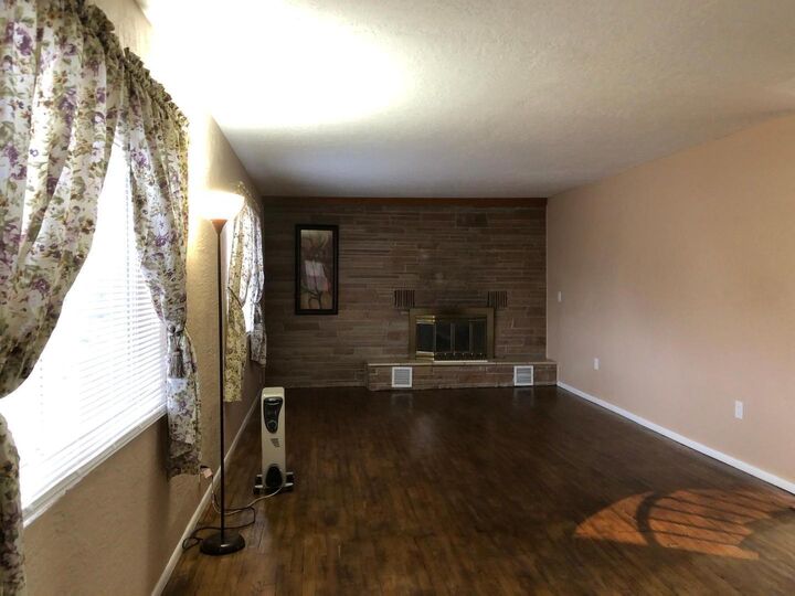 Property Photo:  412 Grove Street NE  NM 87108 