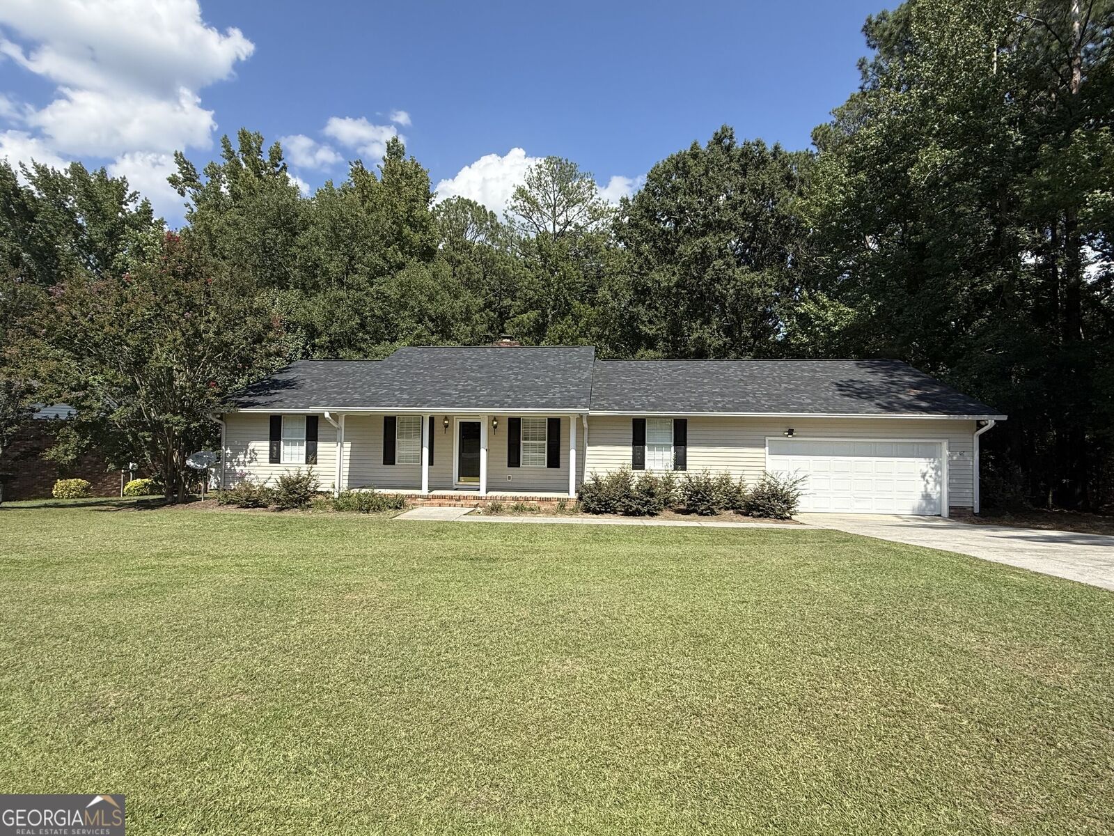 Property Photo:  422 King Lane  GA 30824 