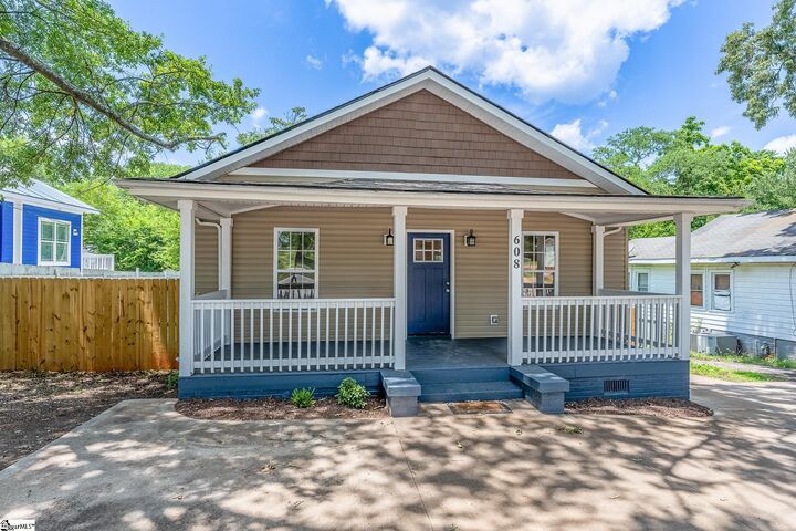 Property Photo: 608 Easley Bridge Road SC 29611