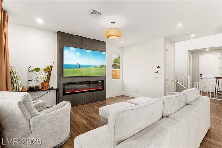 Property Photo: 863 Benning Street NV 89011
