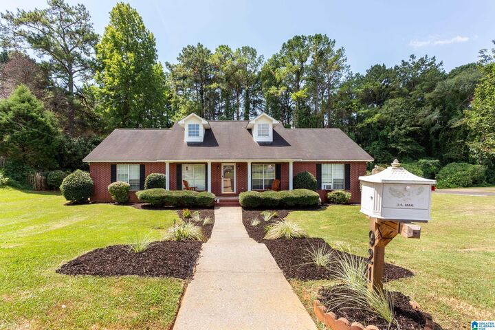 Property Photo: 921 Sedgefield Drive AL 35150