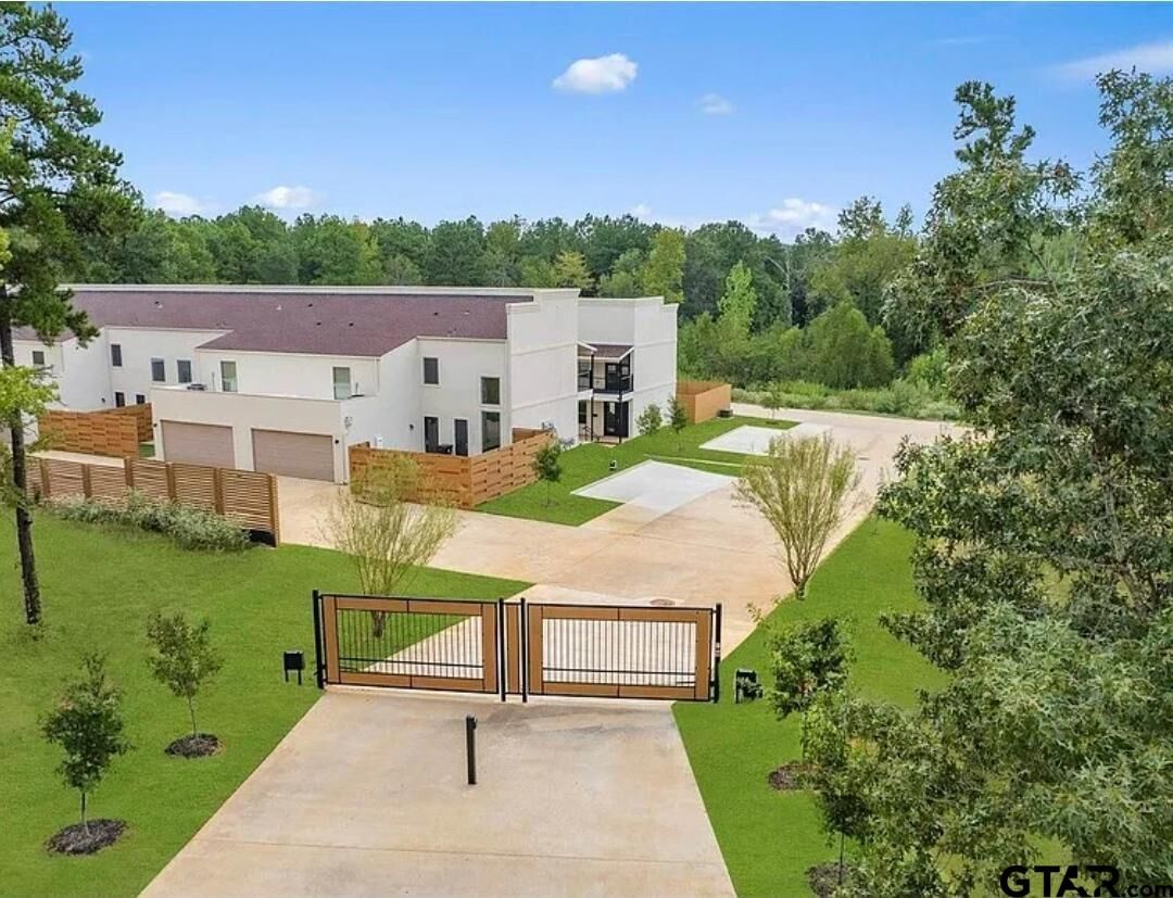 Property Photo:  1212 Centennial Trl Unit A  TX 75703 
