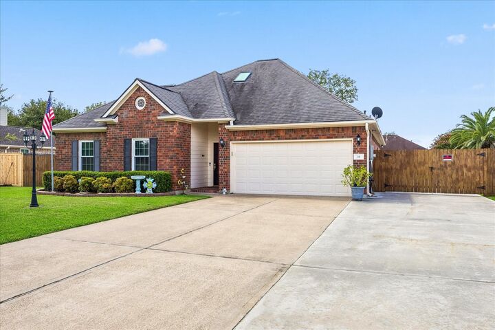 Property Photo: 18 Prairie Knoll Drive TX 77510