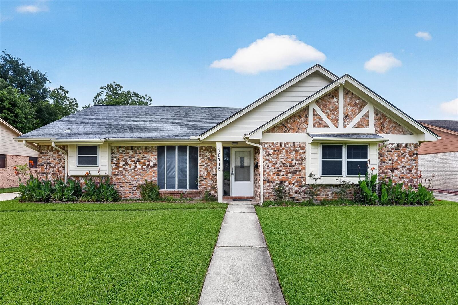 Property Photo: 10715 Sagewind Drive TX 77089