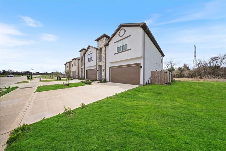 Property Photo: 1934 Olivos Street TX 77459