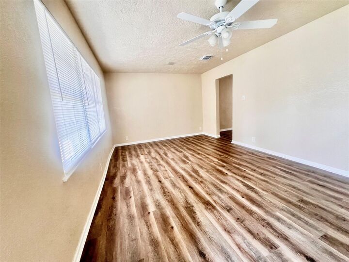 Property Photo:  631 Roper Street  TX 77034 