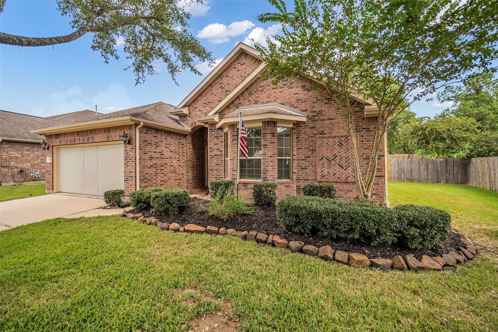 Property Photo:  20743 Oakhurst Creek Drive  TX 77365 
