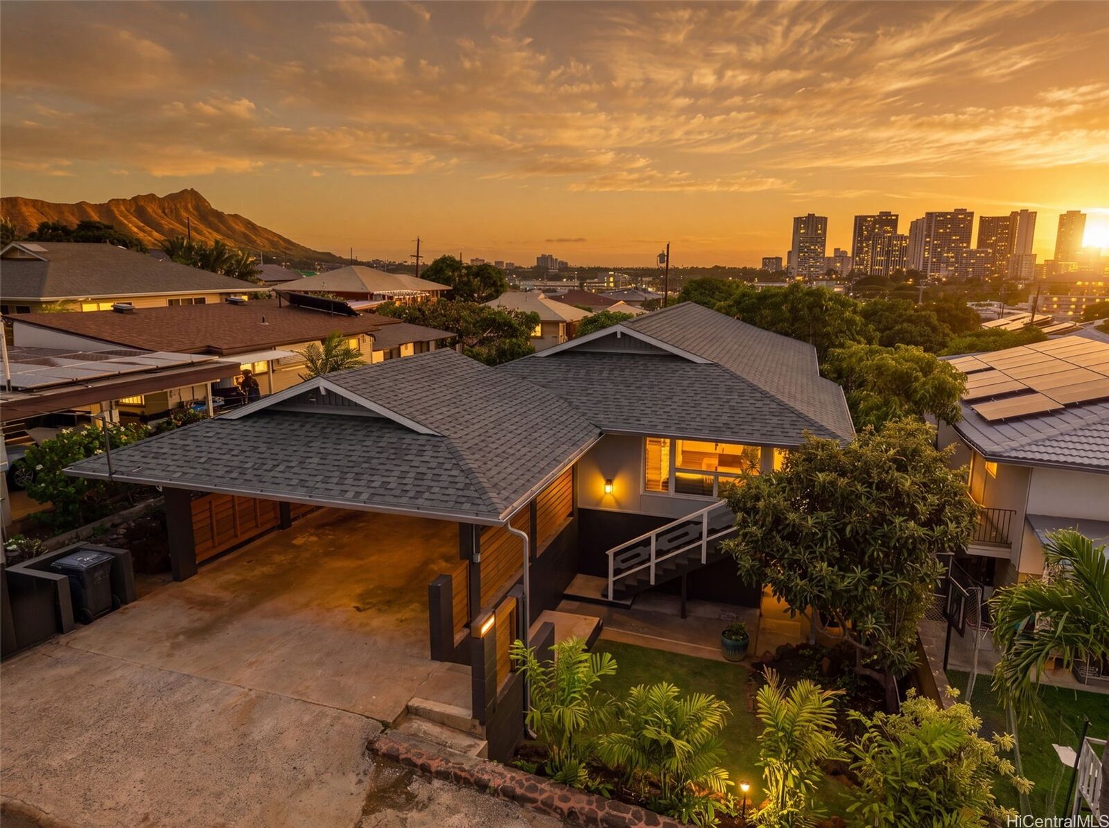 Property Photo:  3237 Olu Street  HI 96816 