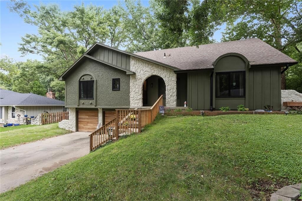 Property Photo:  103 Ralph Drive  KS 66043 