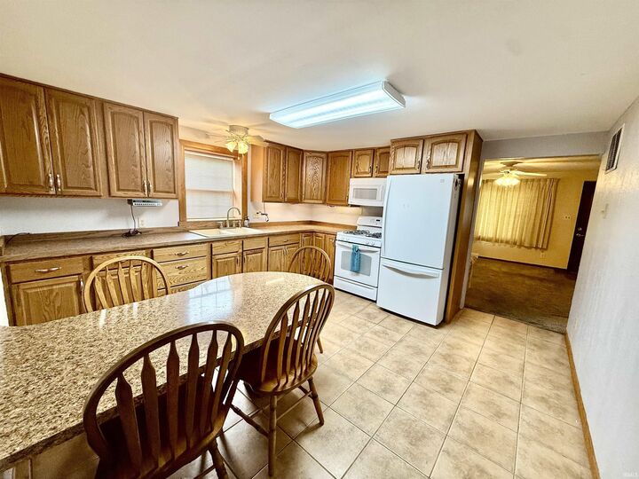 Property Photo: 612 S West Street IN 46996