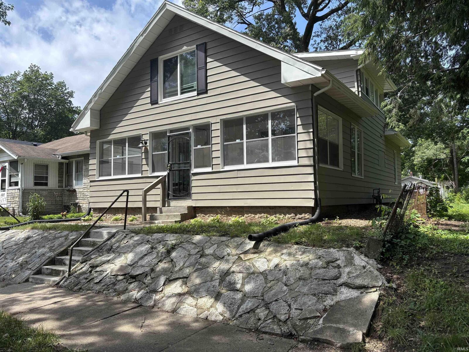 Property Photo:  1321 N Brookfield Street  IN 46628-3075 