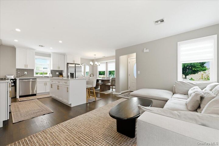 Property Photo:  47 Fendale Street  NY 11010 