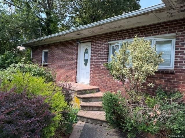 Property Photo: 34 Raymond Court NY 11741
