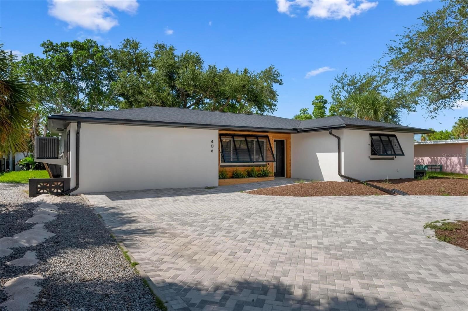 Property Photo: 406 88th Avenue FL 33706