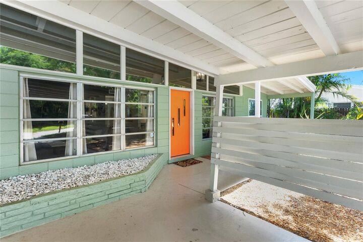 Property Photo: 2005 Tetlow Place FL 34239