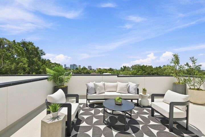 Property Photo:  310 W Columbus Drive 8  FL 33602 