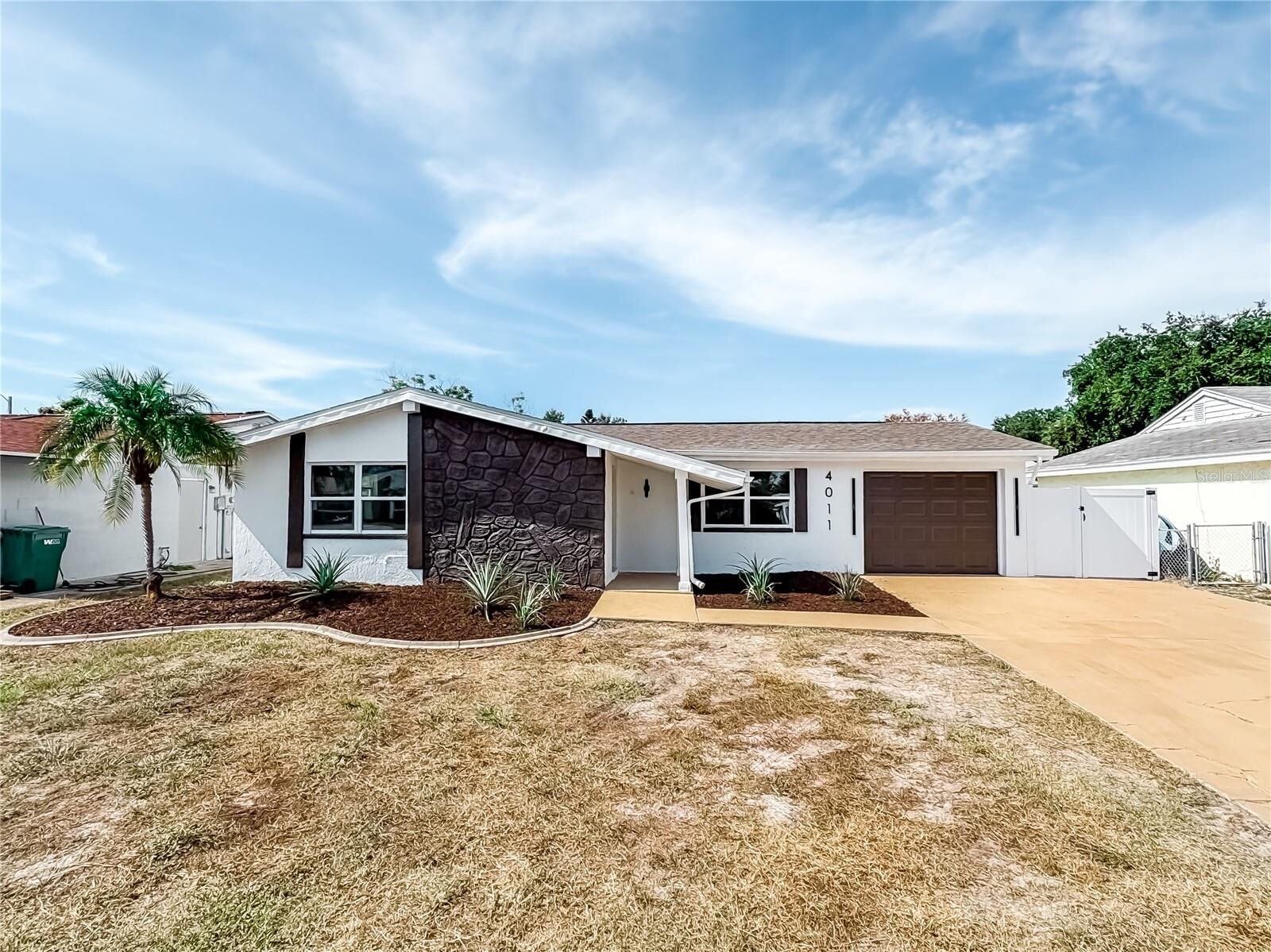 Property Photo:  4011 Grayton Drive  FL 34652 