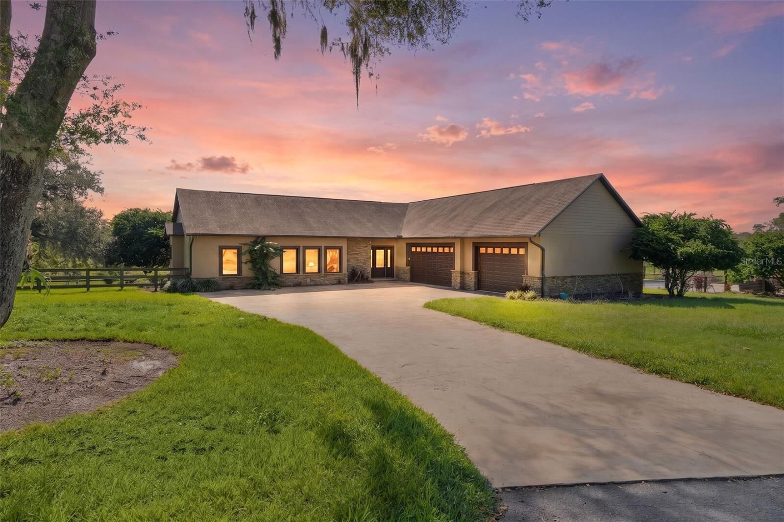 Property Photo:  16215 Douglas Road  FL 34736 