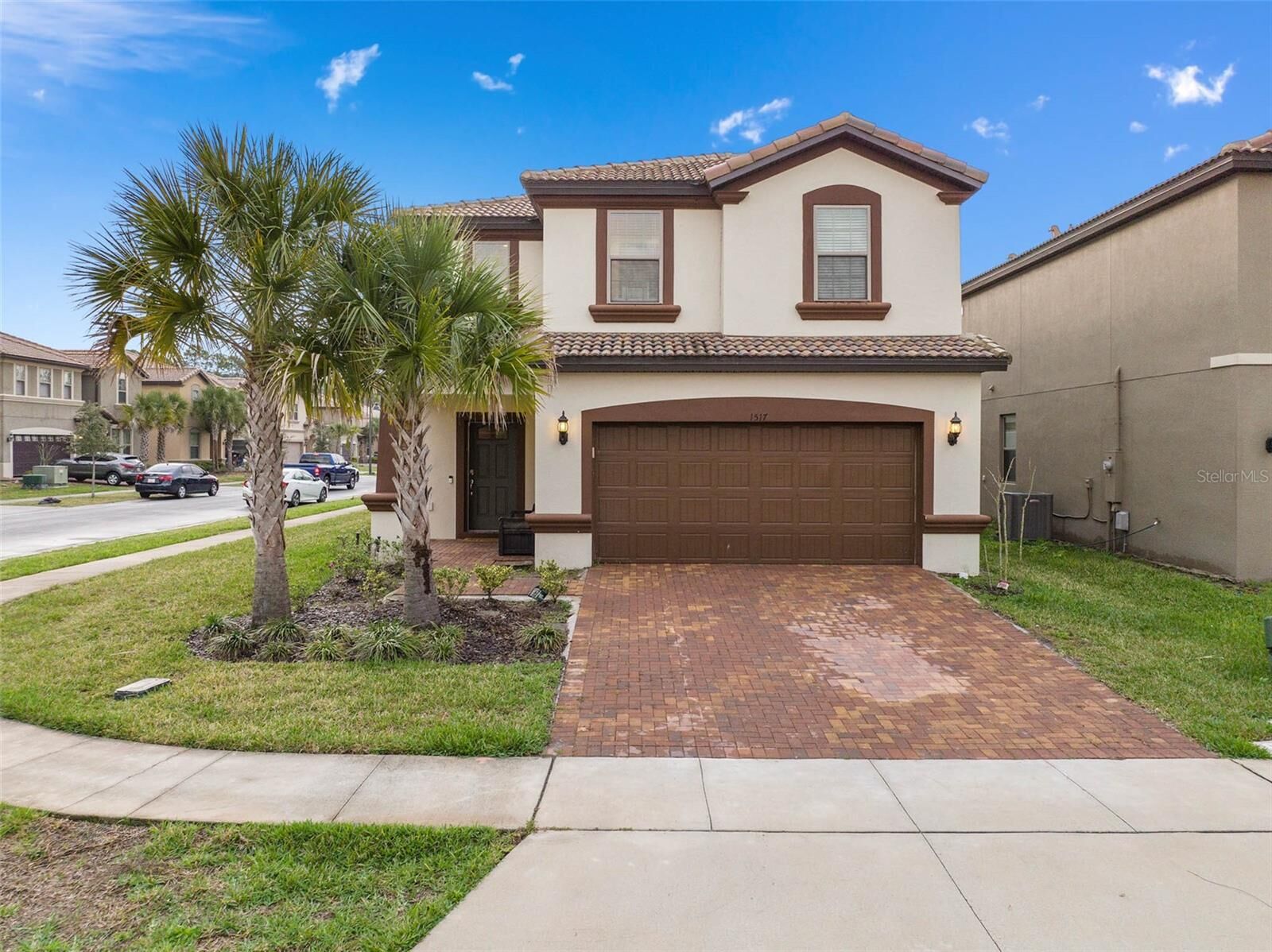 Property Photo: 1517 Mumbai Way FL 34747