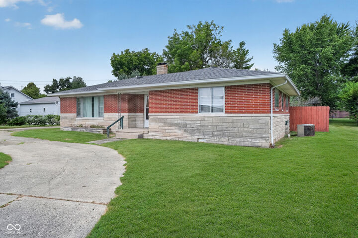 Property Photo:  50 Terrell Drive  IN 46167 