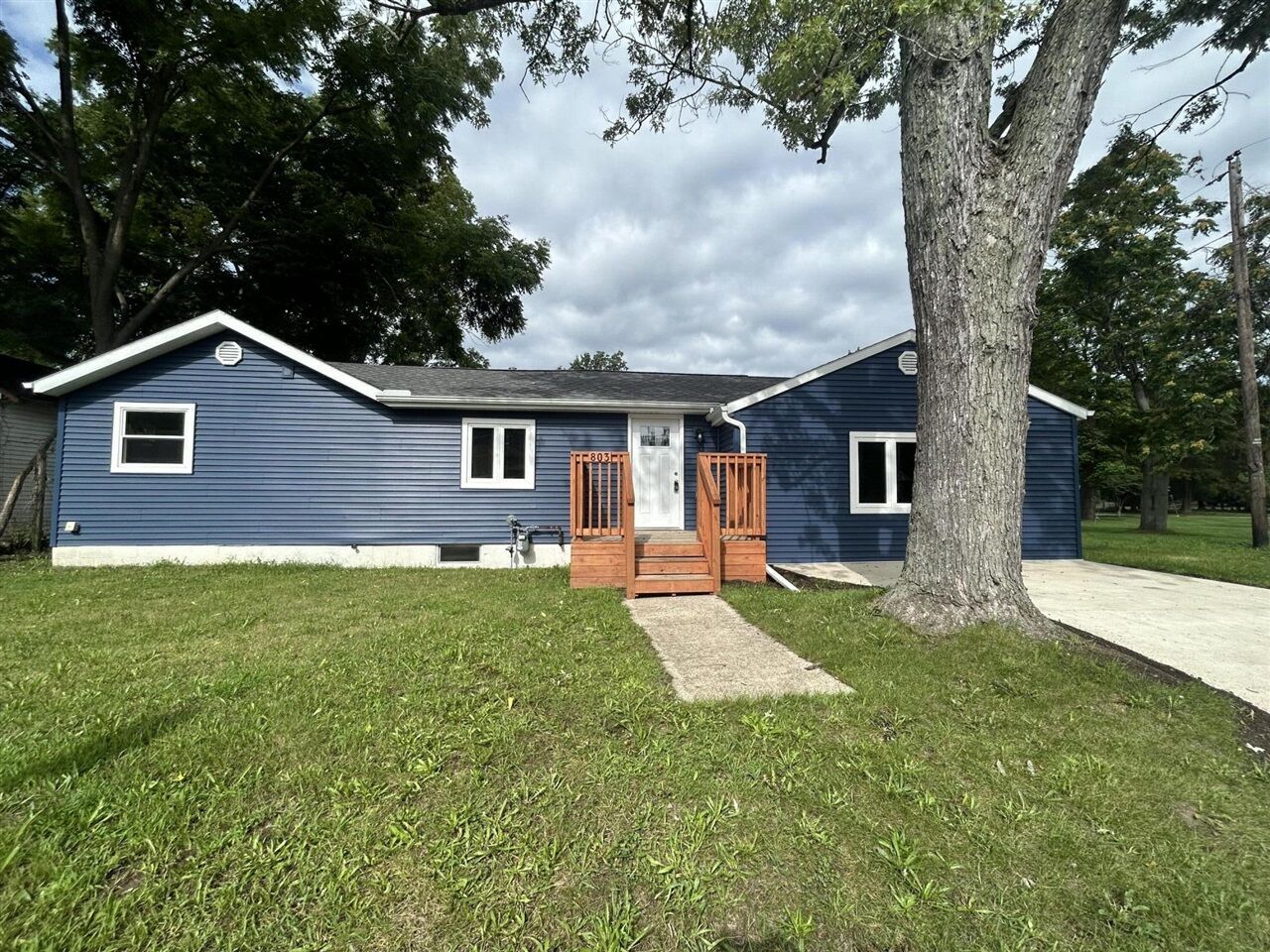 Property Photo: 803 Enterprise Street MI 49107-1492