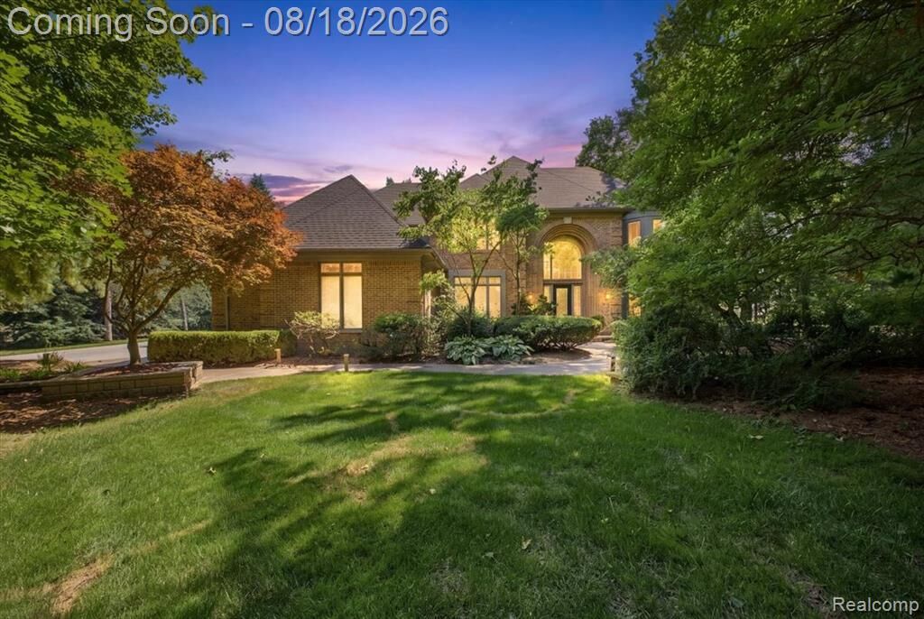 Property Photo: 853 Lone Pine Road MI 48302 2428