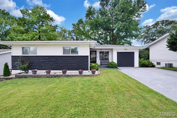 Property Photo: 218 Martigney Drive MO 63129