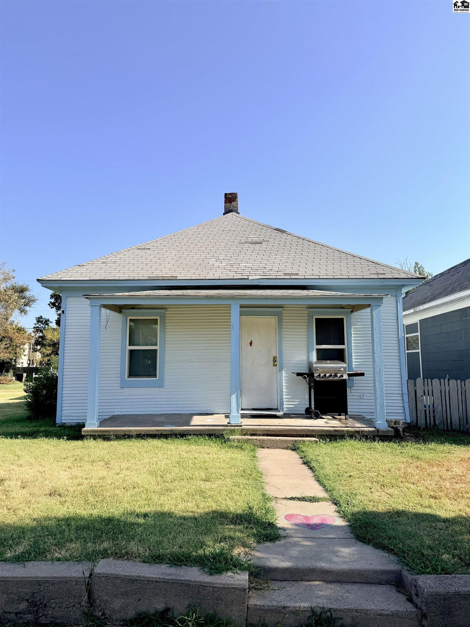 Property Photo: 510 E 2nd Ave KS 67501