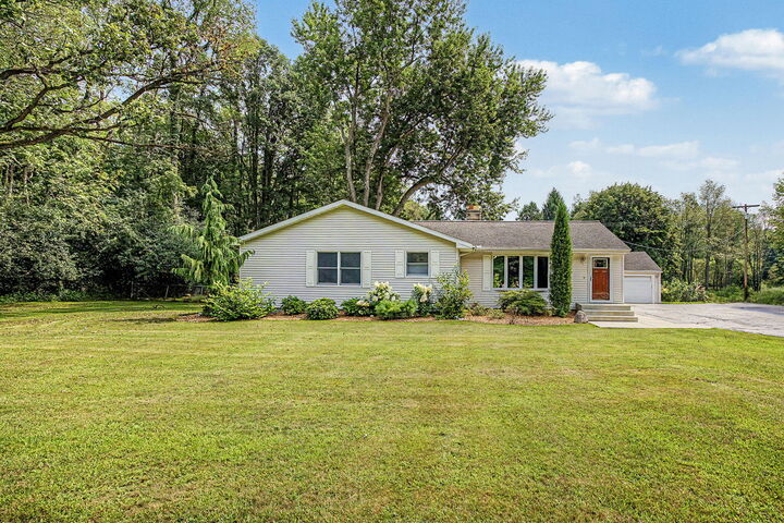 Property Photo:  2511 Reynolds Road  MI 49201 