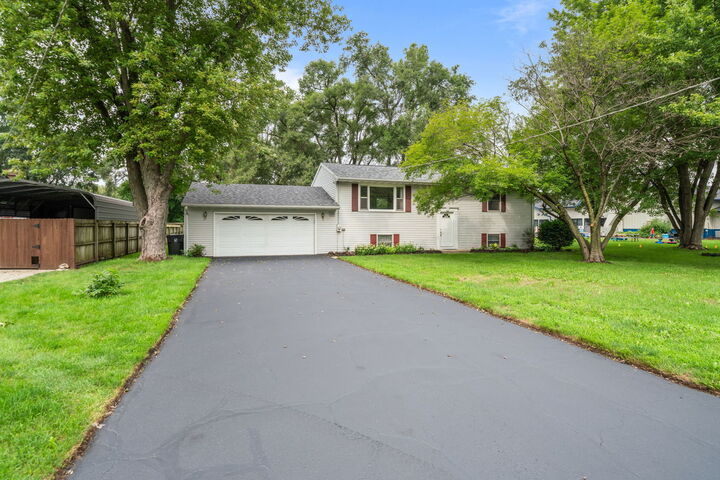 Property Photo:  11320 2nd Street  IL 61073 