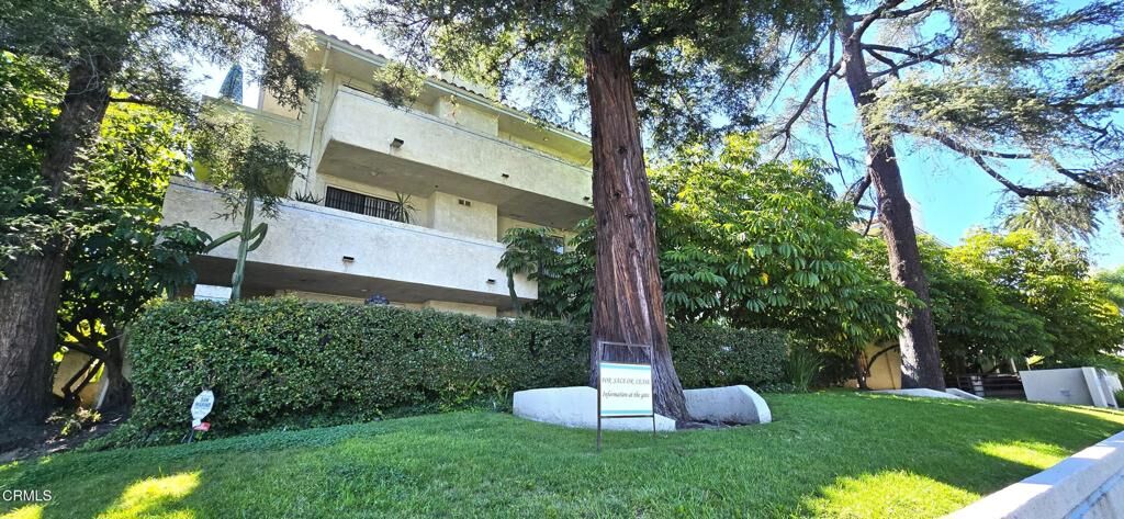 Property Photo:  235 S Holliston Avenue 113  CA 91106 