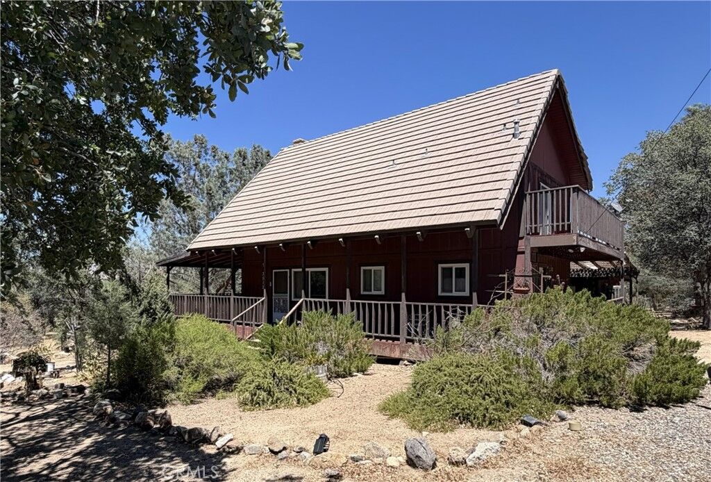 Property Photo:  3512 Oakwood  CA 93240 