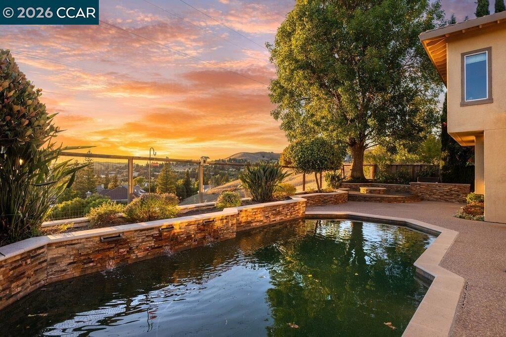 Property Photo:  318 Sunset Dr  CA 94506 