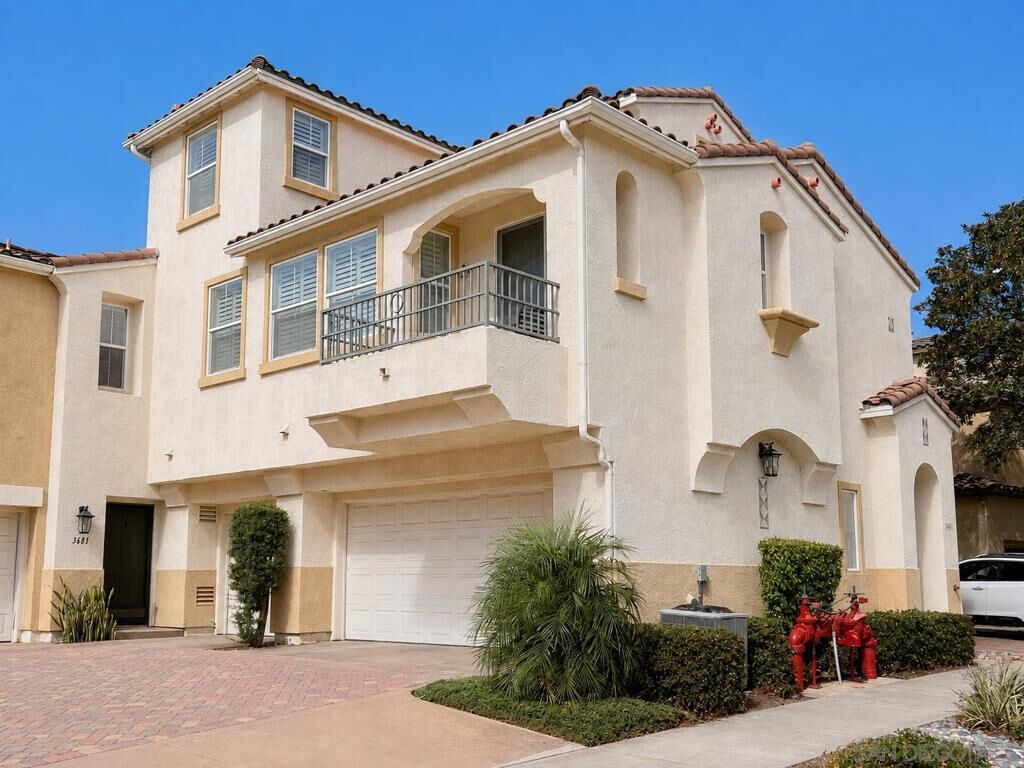 Property Photo:  