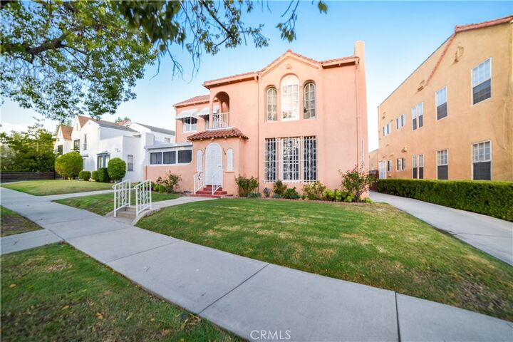 Property Photo:  1036 S Citrus Avenue  CA 90019 