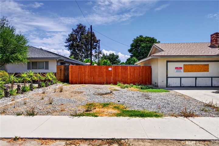 Property Photo:  692 S Carmalita  CA 92543 
