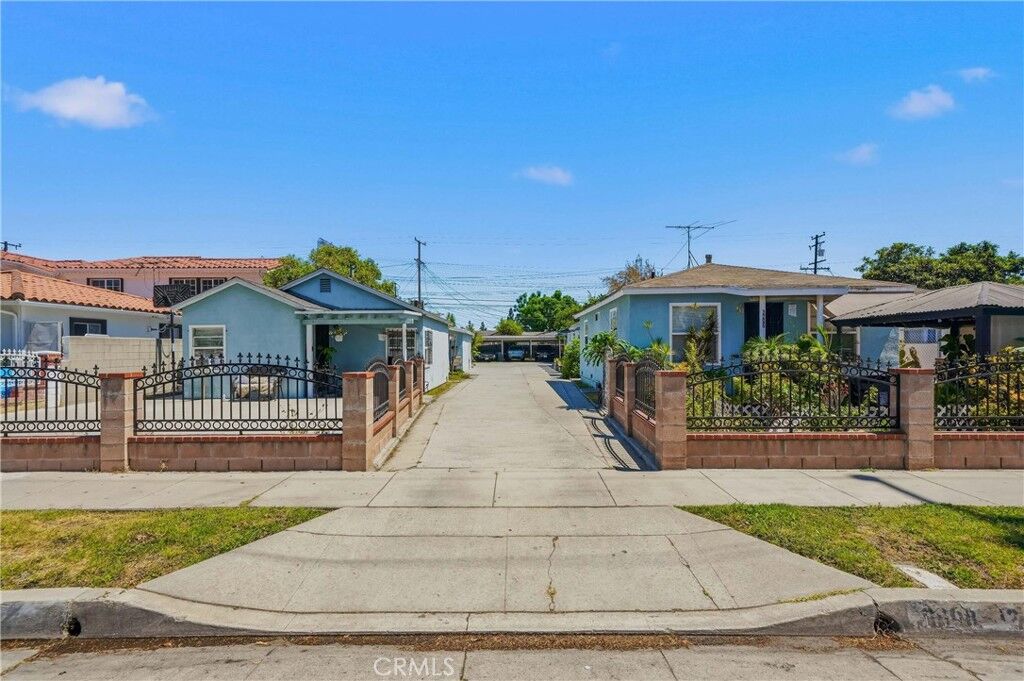 Property Photo:  6608 Ira  CA 90201 