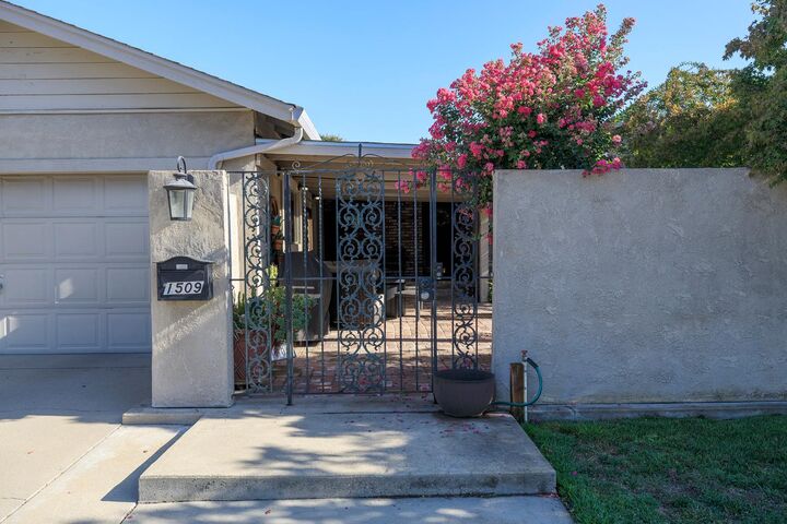 Property Photo:  1509 Duckart Way  CA 95355 