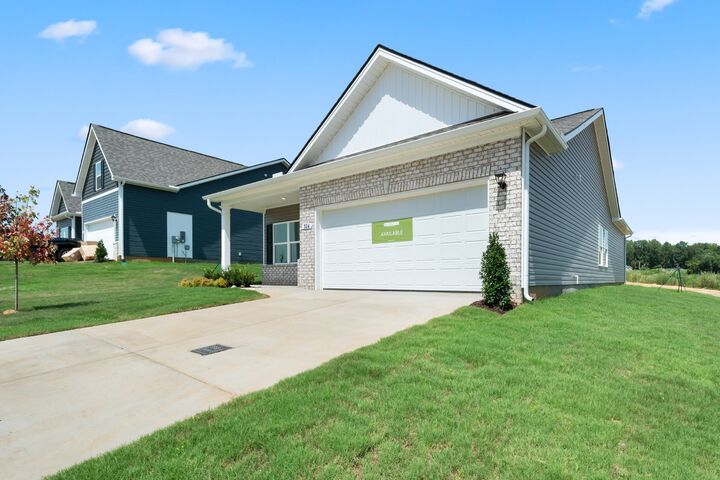 Property Photo: 324 Claude Circle TN 37042