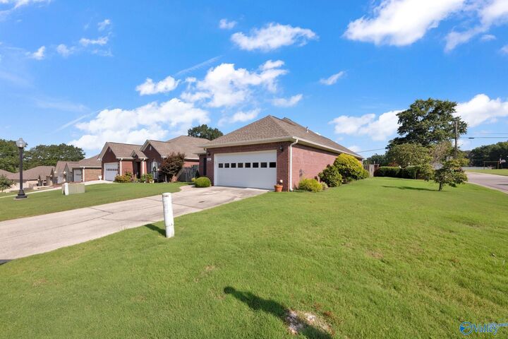 Property Photo:  2901 Phelan Cir SE  AL 35077 