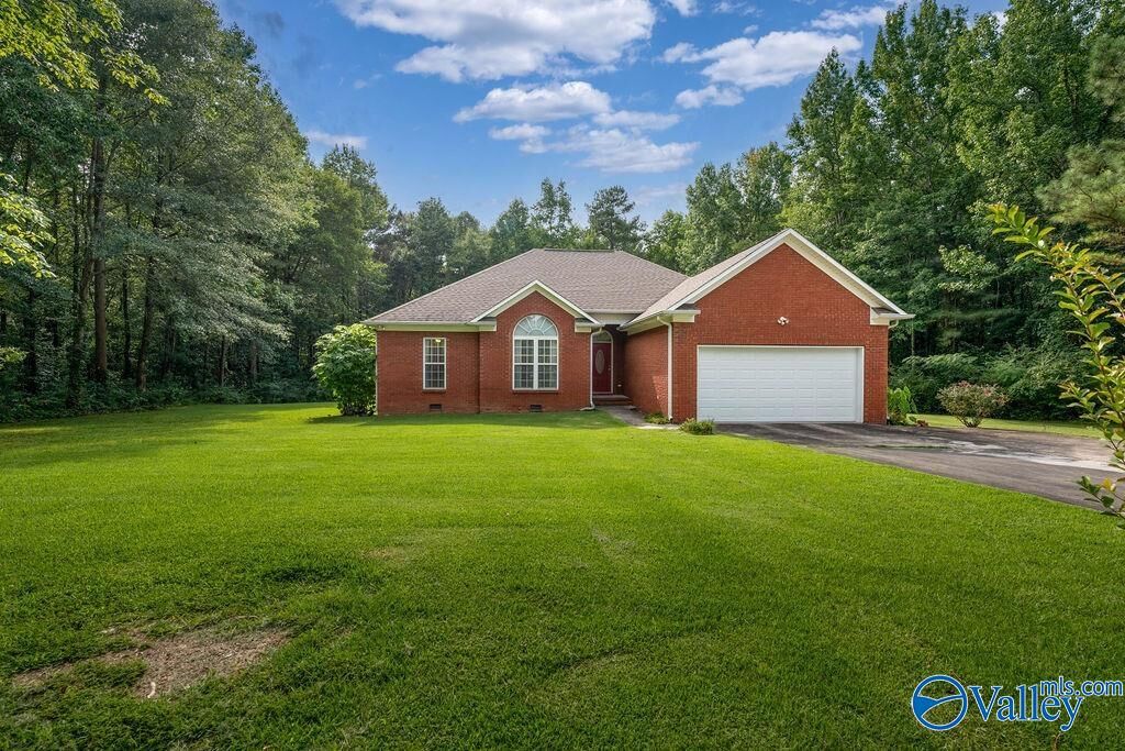 Property Photo: 636 Smalley Drive SE AL 35016