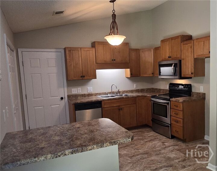 Property Photo: 251 Twin Creek Shores GA 30605