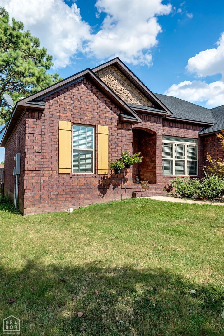 Property Photo: 1112 Paragould Drive AR 72401
